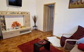 Petuniei Apartment